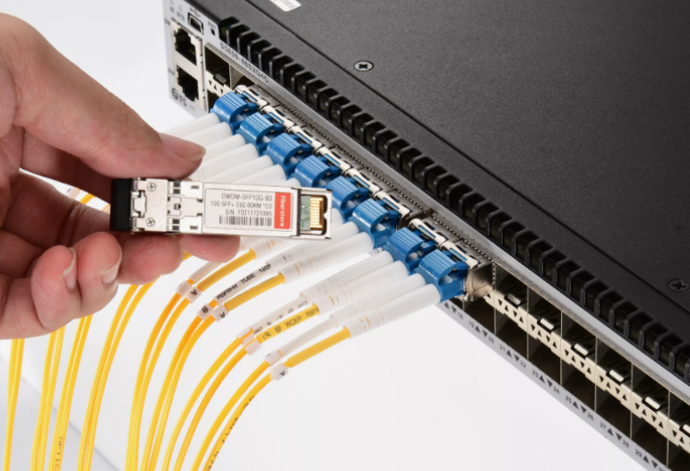 Penyelesaian peralatan kabel isyarat kelajuan tinggi QSFP Penyelesaian peralatan kabel isyarat kelajuan tinggi QSFP