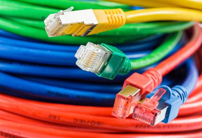 Penyelesaian Peralatan Kabel LAN Rangkaian Penyelesaian Peralatan Kabel LAN Rangkaian